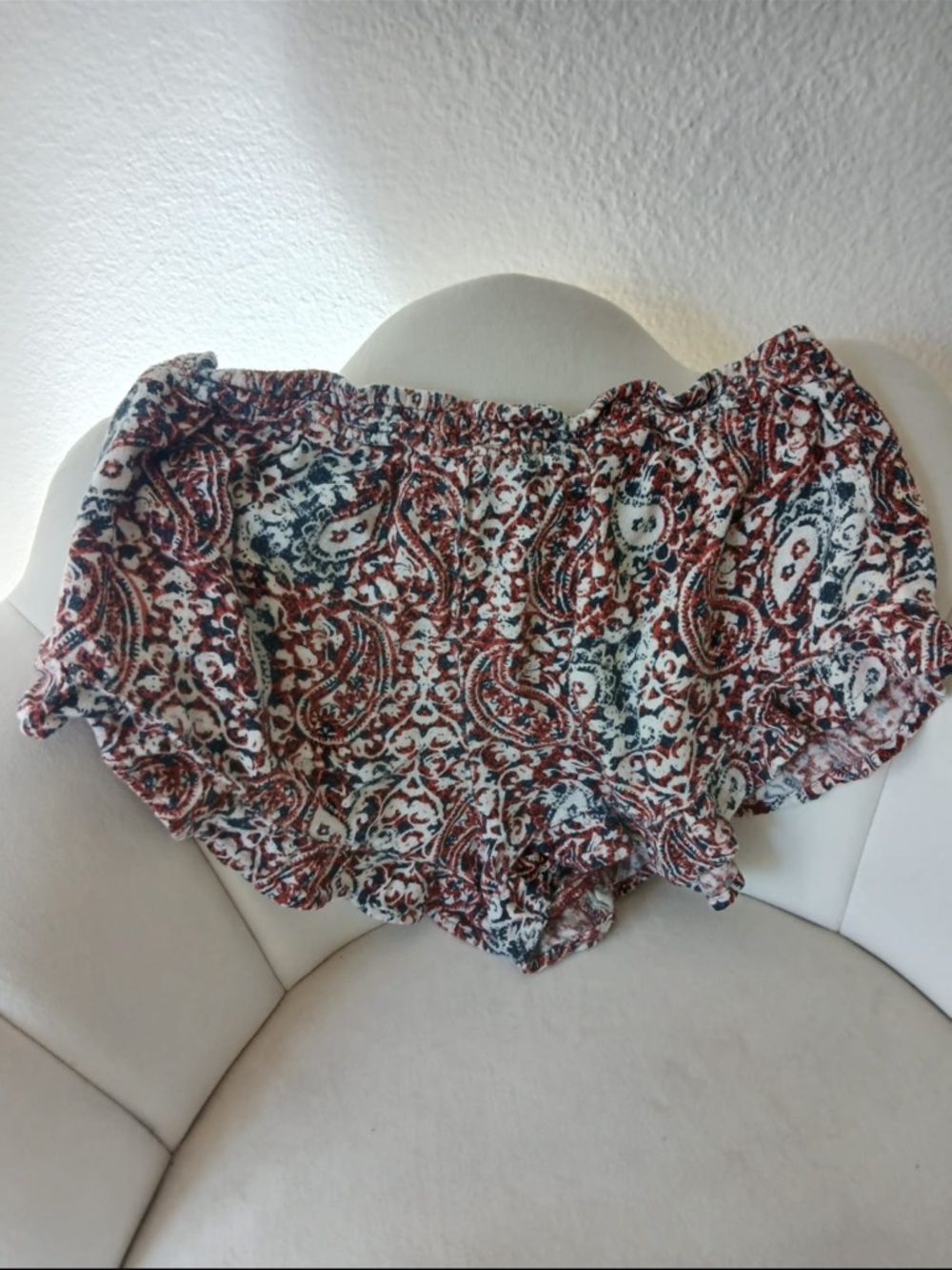 Women's Paisley Print Elastic Waist Shorts - Red & Navy - Picture 2 of 2